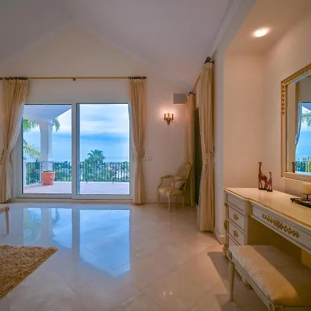 El Rosario Large W Heated Pool