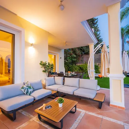 El Rosario Large W Heated Pool Feriehus