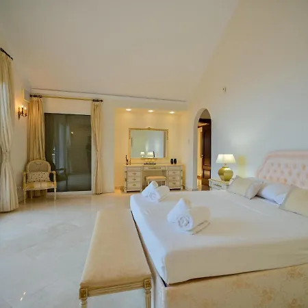 El Rosario Large W Heated Pool Tatil Evi *