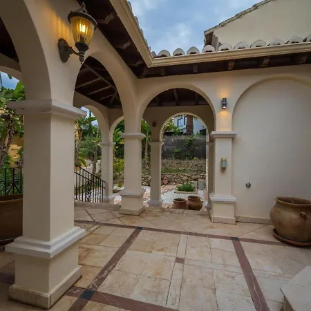 El Rosario Large W Heated Pool