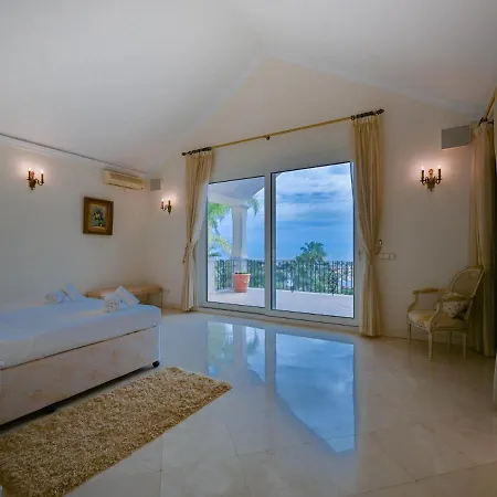 Будинок відпочинку El Rosario Large W Heated Pool *